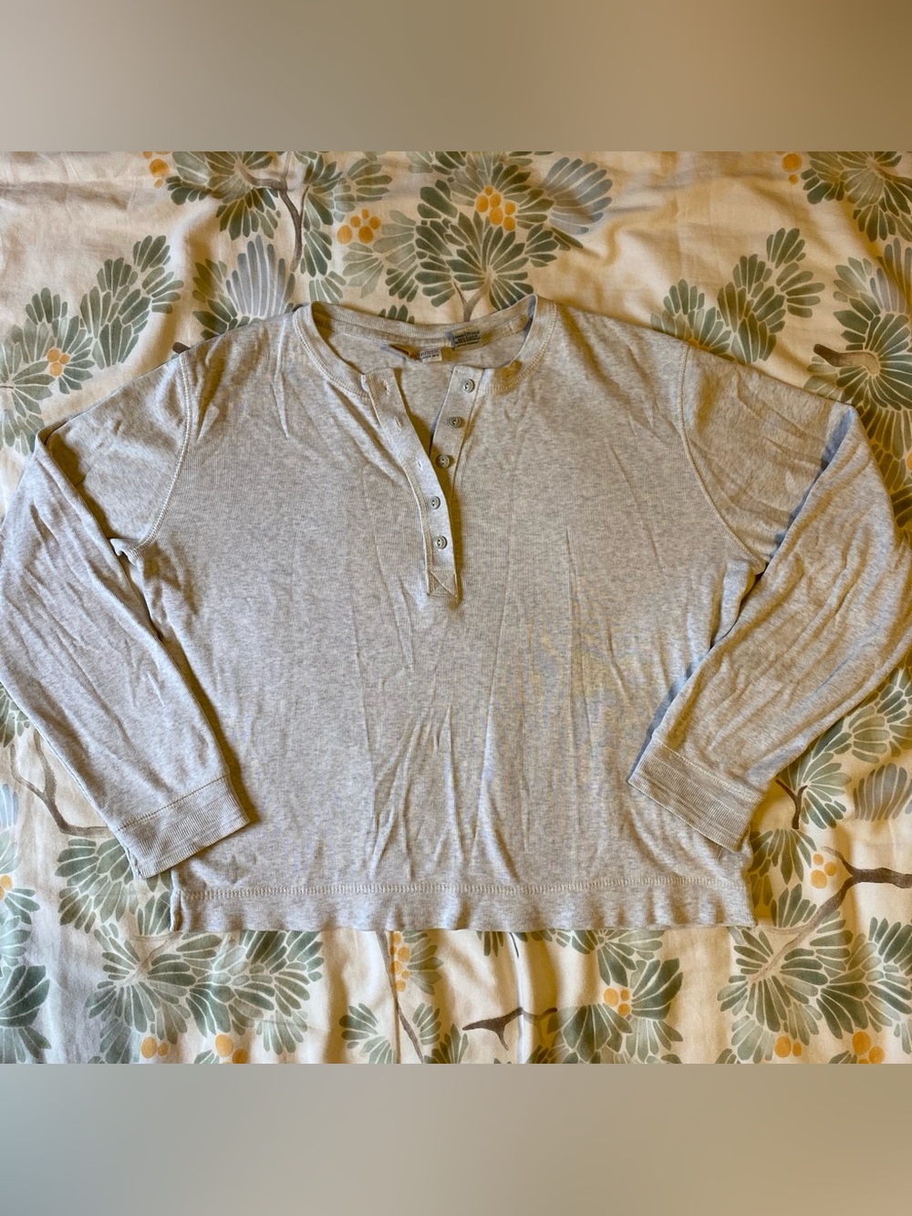 100% Cotton Vintage Faded Glory Light Gray Long Sleeve Henley Top
